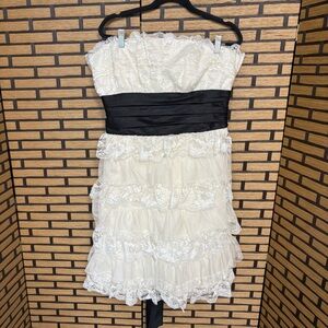 Masquerade White And Black Lace Strapless Dress Size‎ 16/17